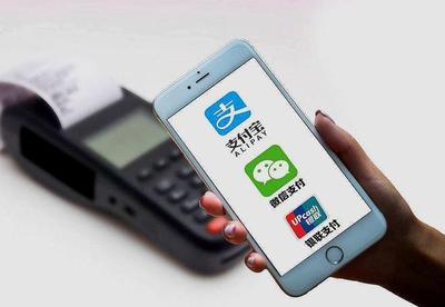 移動(dòng)支付格局迎變局 巨頭或遇挑戰(zhàn)，新型設(shè)備一年吸引逾億用戶